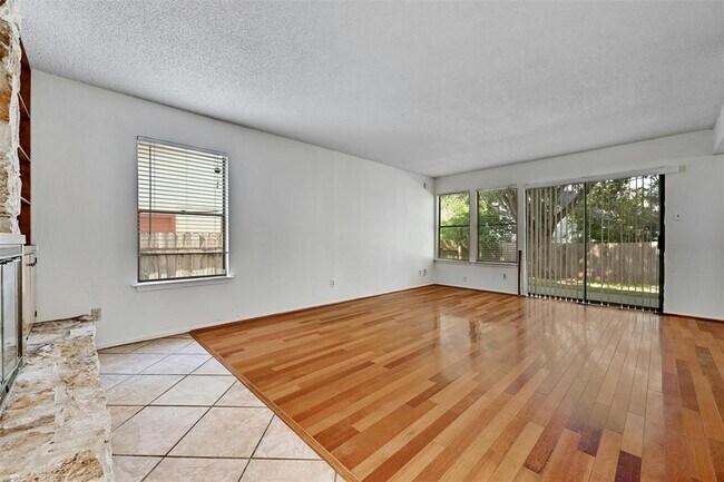 Foto del edificio - 7210 Bill Hughes Rd