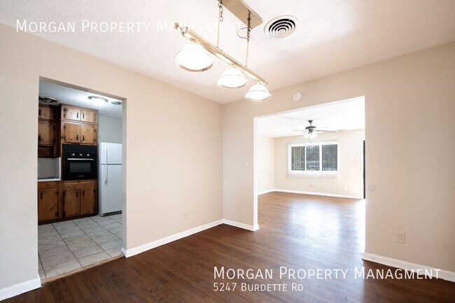 Building Photo - Great Florida Home with Garage in the Hear...