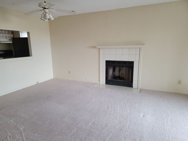 Building Photo - Ocean view condo