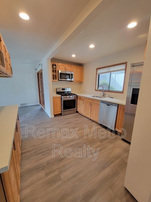 Building Photo - 3007 Humes Pl W