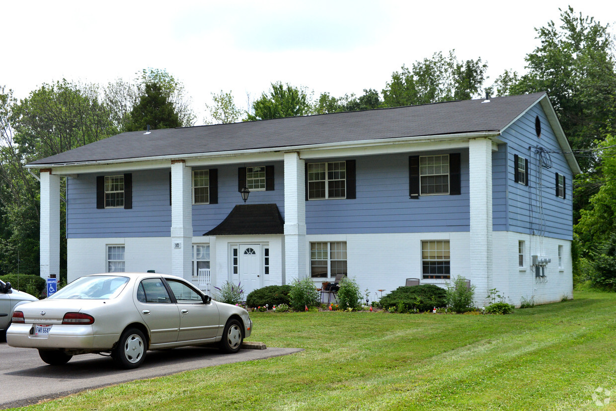 Primary Photo - Colonial Terrace Apartments