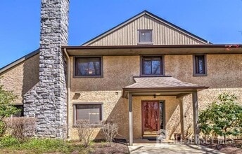 Building Photo - 17 Ashford Dr