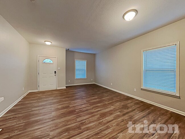 Foto del edificio - 807 Chastain Ave