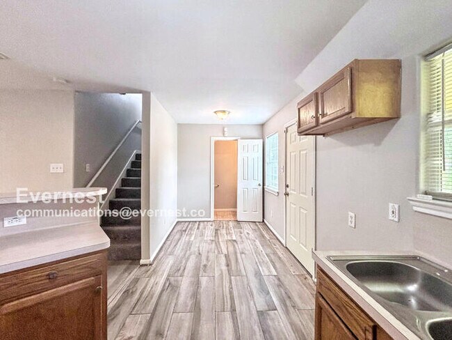 Building Photo - 2300 Abernathy St