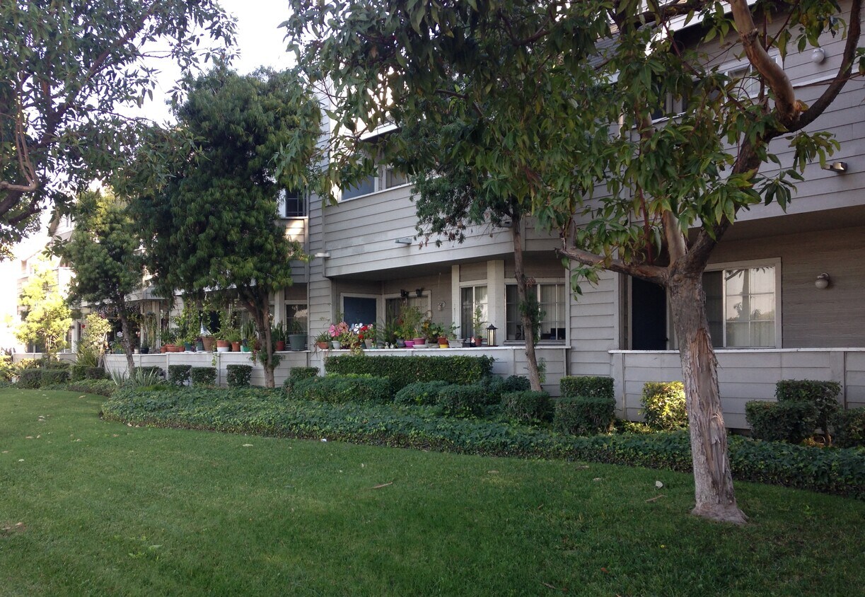 Foto del edificio - 1051 N Glassell St