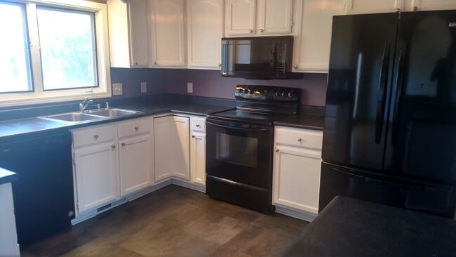 Foto del edificio - 3+ Bedroom 2.5 Bathroom 2 Car Garage Home ...