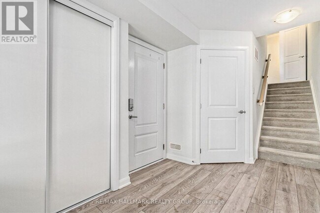 Building Photo - 907 Lixnaw Ct