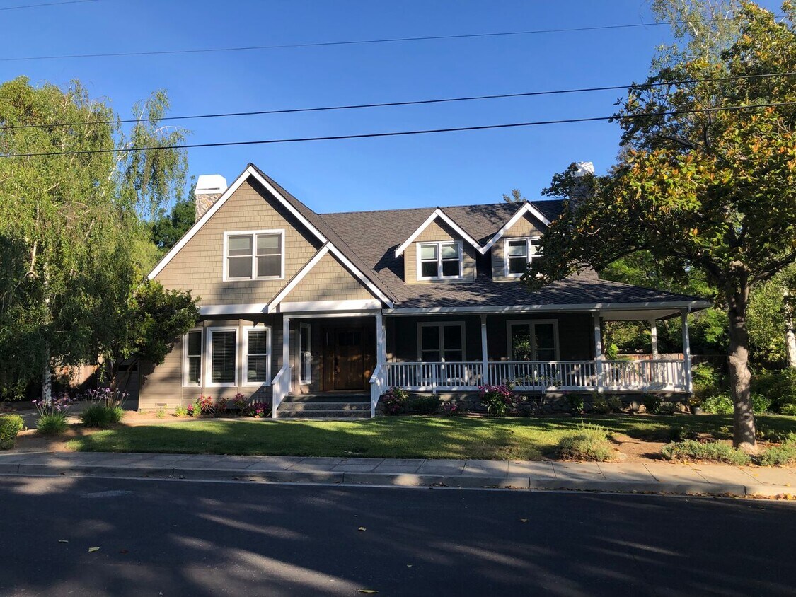 Foto principal - LOS GATOS - Pristine Executive Home