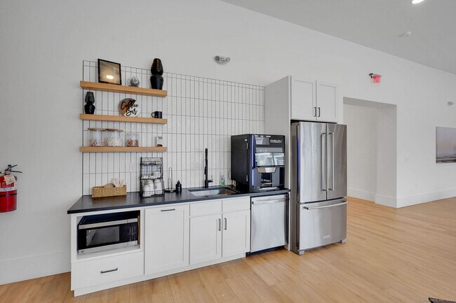 Foto del edificio - 280 Salmon Brook St