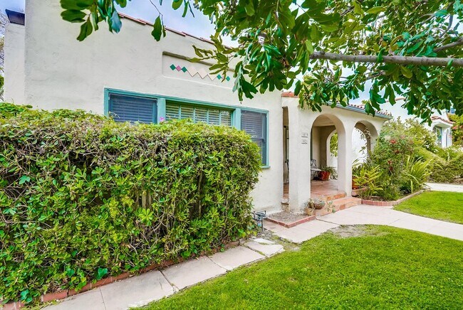 Foto del edificio - 1019 Havenhurst Dr