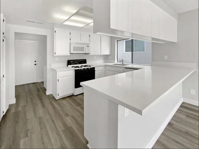 Foto del edificio - 5989 Chaumont Dr