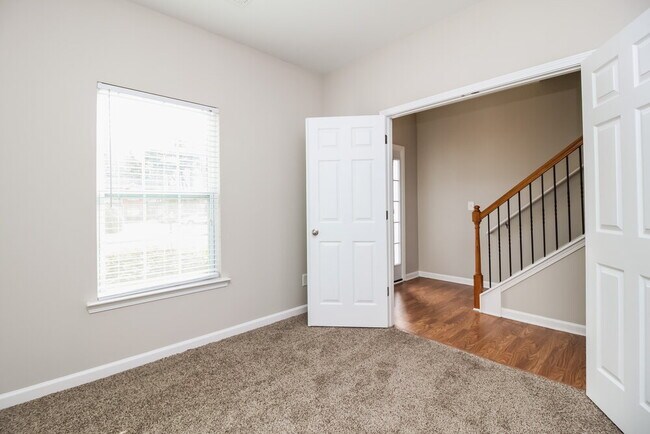 Foto del edificio - 585 McWilliams Rd SE