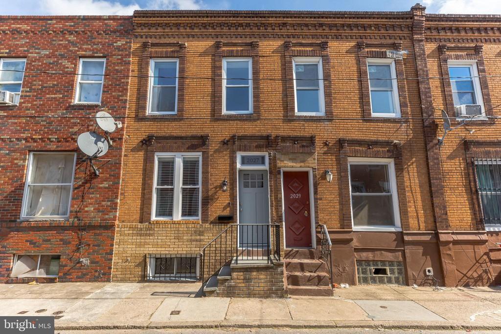 Primary Photo - 2027 S Beechwood St