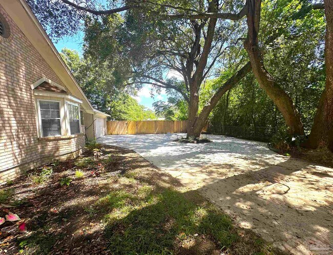 Foto del edificio - 3202 Swan Ln