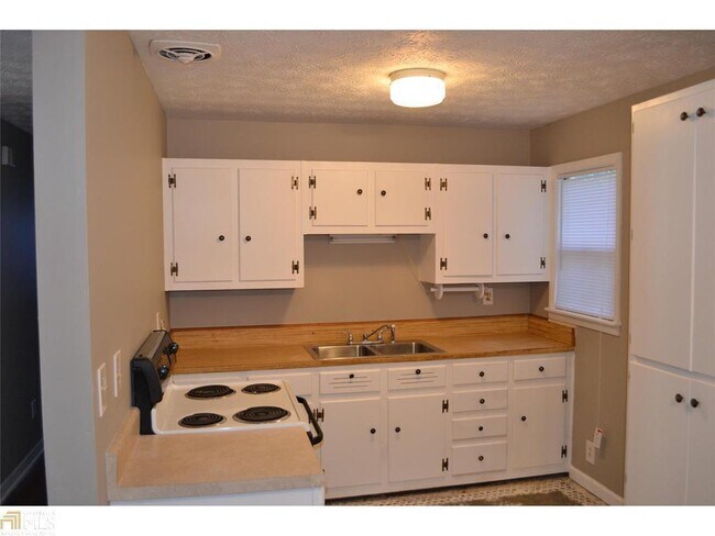 Foto del edificio - Great location, newly renovated, 1 car por...