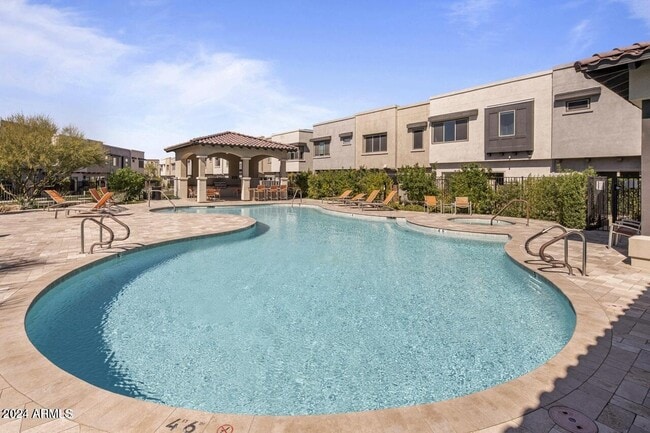 Building Photo - 7333 E Vista Bonita Dr