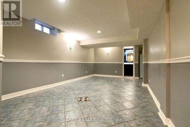 Building Photo - 1627 Logandale Dr