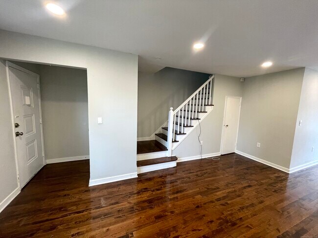 Building Photo - 209 Virginia Ave