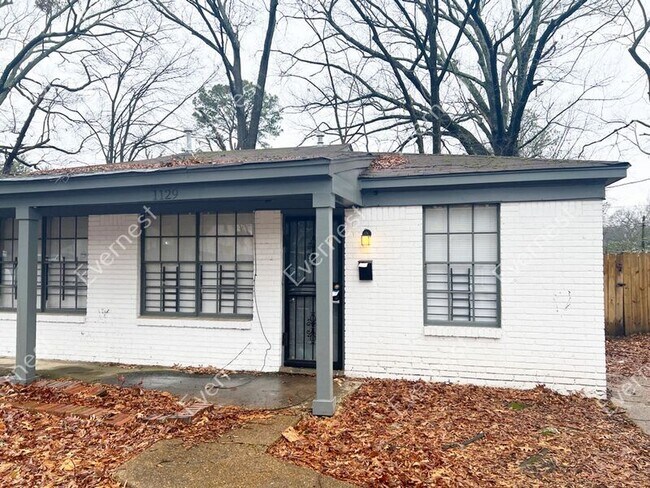Building Photo - 1129 Catalina Rd