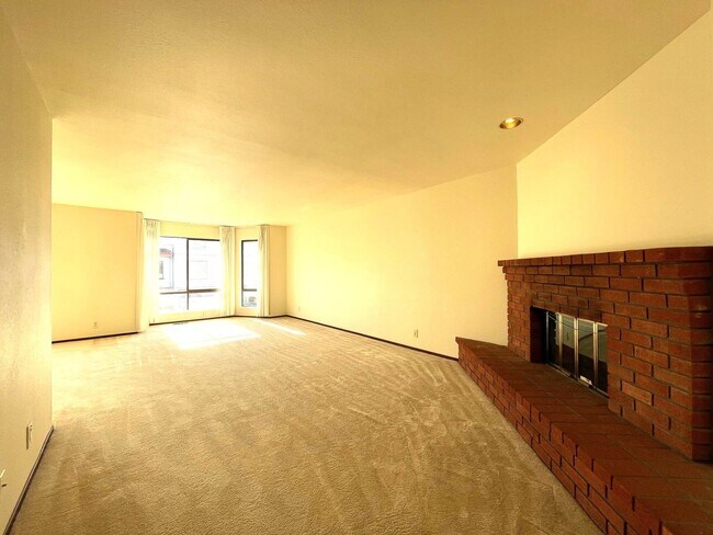 Building Photo - 1417 20th Ave