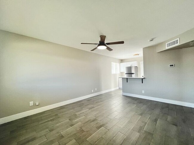 Building Photo - Move In Ready 1 Bed 1 Bath Duplex