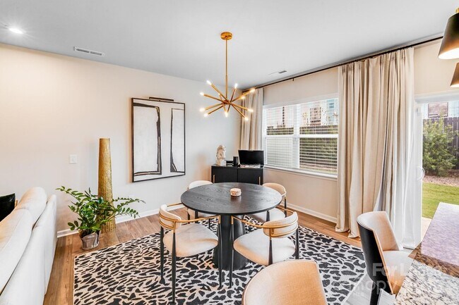 Foto del edificio - 3133 Hutton Gdns Ln