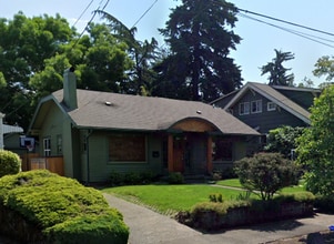 Building Photo - 4332 NE 30th Ave