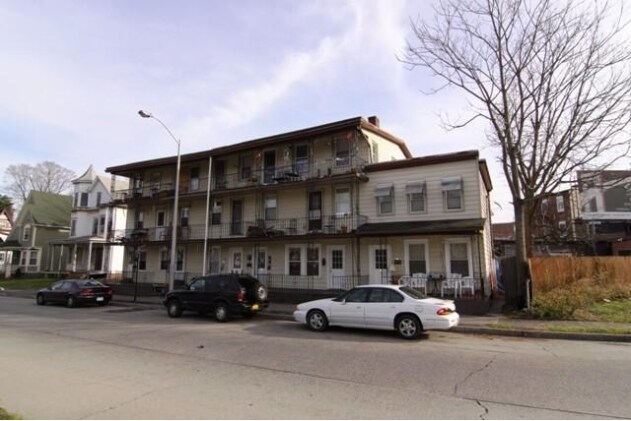 Building Photo - 18-26 E Saint James St