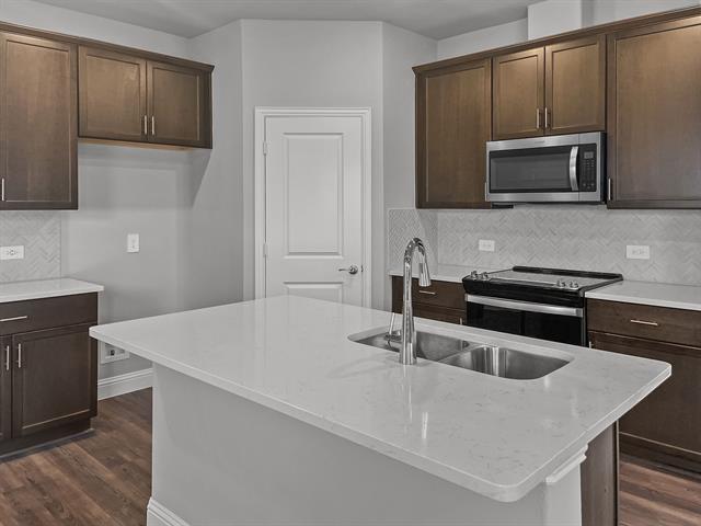 Building Photo - 3201 Sedge Grass Dr