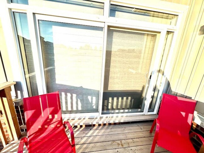 Photo du bâtiment - 5 McLean Ave