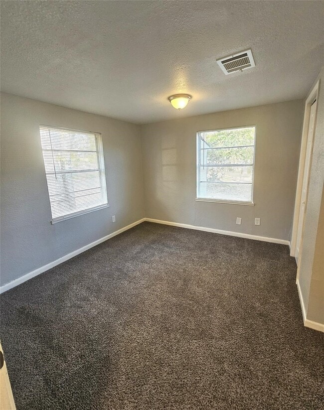 Building Photo - 2919 Letulle Ave