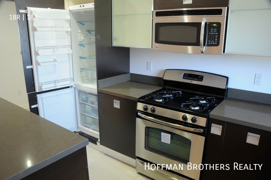 Foto principal - 1418 N Poinsettia Pl