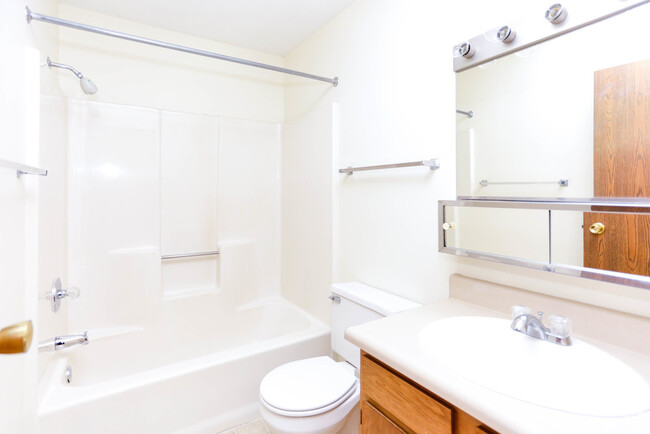 2 BR/1 BA Garden Bathroom - Tammany Hills Apartments