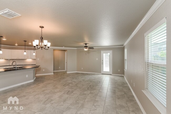 Building Photo - 7944 Broussard