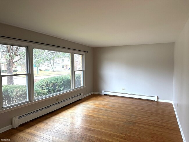 Building Photo - 3 br, 1.5 bath Duplex - 422 Edwards Ave Un...