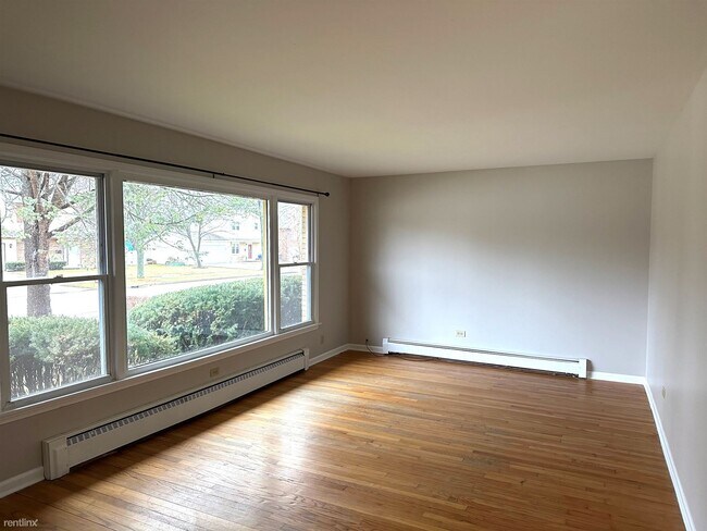 Foto del edificio - 3 br, 1.5 bath Duplex - 422 Edwards Ave Un...