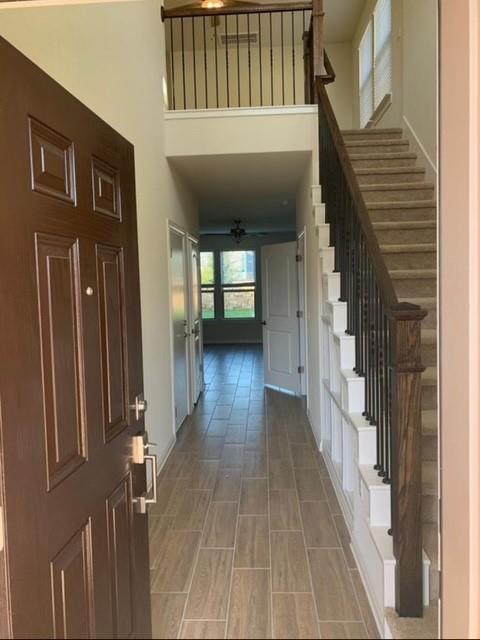 Building Photo - 13902 Osmarea Dr