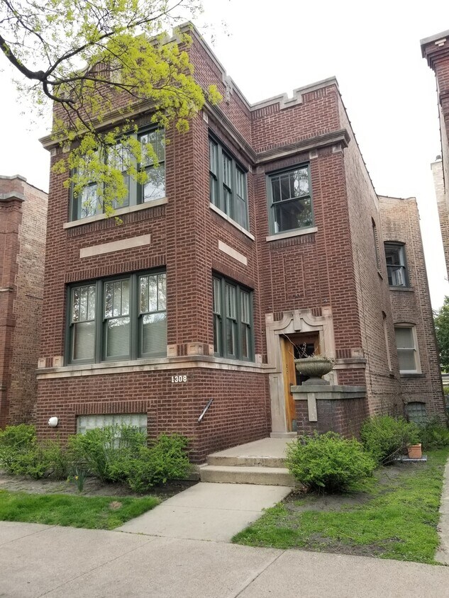 Primary Photo - 1308 W Elmdale Ave