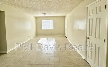 Building Photo - 1845 Lindberg Dr