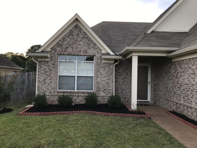 Building Photo - 1117 E Cortona Cir