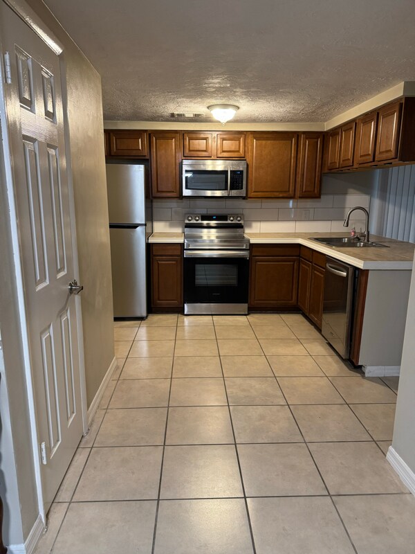 Building Photo - 3509 Nixon Rd