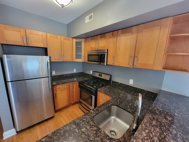 Building Photo - 1090 Amboy Ave