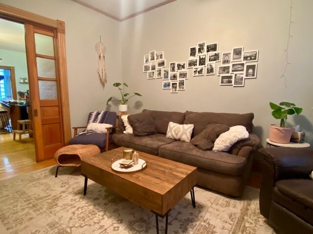 Foto del edificio - 2621 N Sacramento Ave