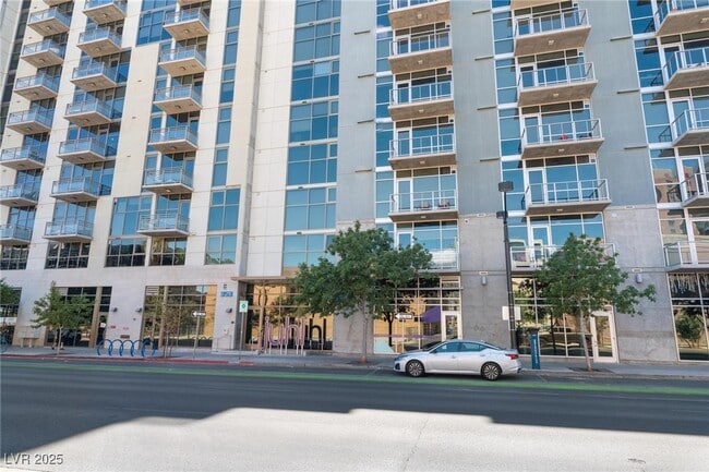 Foto del edificio - 353 E Bonneville Ave