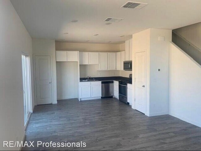 Building Photo - 4 br, 2.5 bath House - 438 Polar Sky Way