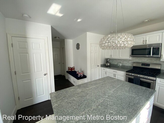 Building Photo - 3 br, 2.5 bath House - 5 H F Brown Way
