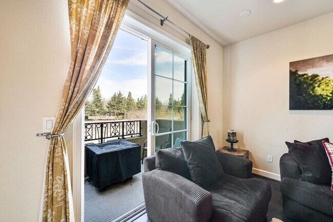 Foto del edificio - Magnificent Mountain View Townhome!
