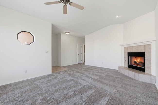 Building Photo - 2847 Ithaca Dr