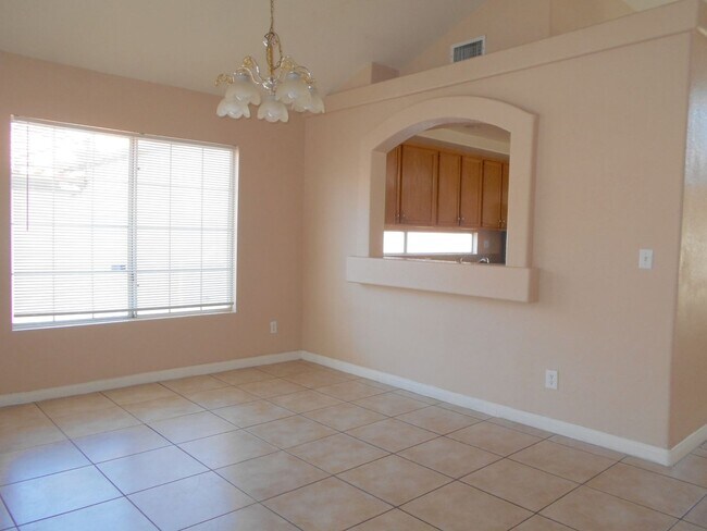 Foto del edificio - Spacious 4 bedroom Home Located in the Desirable Area of Henderson!