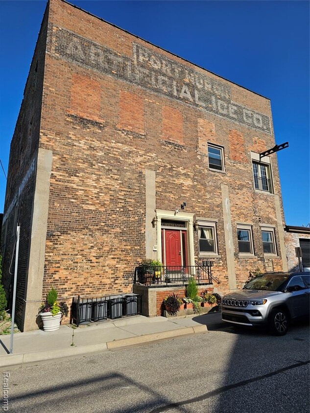 Primary Photo - 1104 4th St